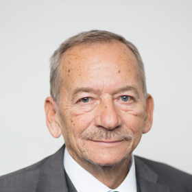 Jako politik vystupoval velmi aktivně.