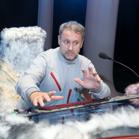 Odvážný komediální seriál Po hlavě, který od 3. února ovládne obrazovky Prima COOL.