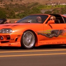 Rychle a zběsile je první díl ze série amerických filmů o pouličním závodění a tuningu.