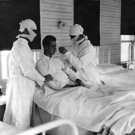 Španělská chřipka dostala svůj název nikoli proto, že by vznikla ve Španělsku, ale proto, že v té době neutrální Španělsko o ní psalo jako první.