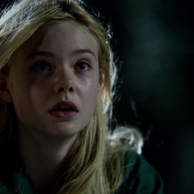 Když režisér Abrams zavolal Elle Fanningové, že dostala roli v jeho filmu, začala samou radostí křičet.