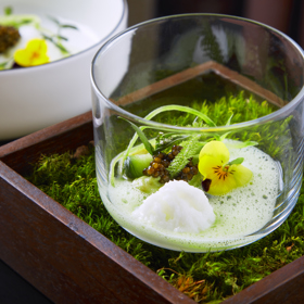 Takový kefír gin okurka kaviár v kombinaci od šéfkuchaře restaurace Triton pro vás bude nezapomenutelným zážitkem. A od těch přece Valentýn je!