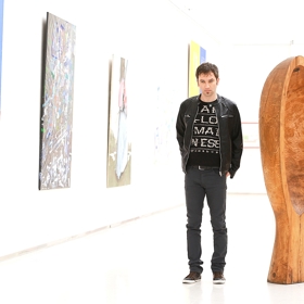 Zatímco si Honza užívá v Richardově kůži doma i ve škole, Richard je pronásledován mafiány, protože mu nevěří, že není Honza.