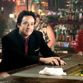 Ve filmu si měl původně zahrát i Bill Murray, bohužel ale nereagoval na telefonáty produkce.