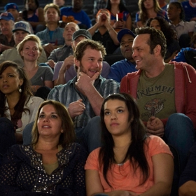 Leckterý našamponovaný kravaťák by ho jednoduše označil za „lůzra" a souhlasily by i všechny jeho bývalé přítelkyně.