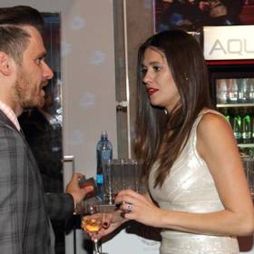 Mezi její první profesní zkušenosti patřila reklama na tyčinku Koko od společnosti Orion z roku 1995.