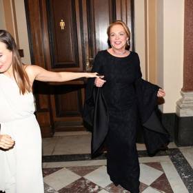 Od roku 1979 vystupovala Dagmar Havlová v Divadle na Vinohradech. 