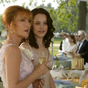 Osudnou se však kamarádům stane svatba Christiny, dcery ministra Clearyho.