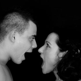 Nebojte se projevovat své emoce.