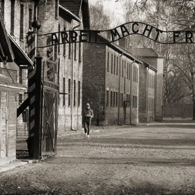 Peklo v pekle - i tak se dá nazvat hrůznost, kterou nacisté rozpoutali ve svých koncentračních táborech. V desítce z nich uvedli do provozu i nevěstince.