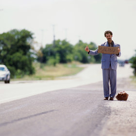 U nás je ilegální pro víc než pět žen být spolu najednou, výjimkou je bordel a hrob. Zde v USA se  ženy scházejí spolu a říkají feministky.