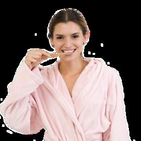 Oil pulling může pomoci i při bělení zubů.