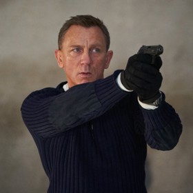 Milujete bondovky a těšíte se na tu nejnovější s názvem Není čas zemřít? Čekání si můžete zpestřit pohledem na luxusní vilu Goldeneye, ve které sága o agentu 007 vznikla.