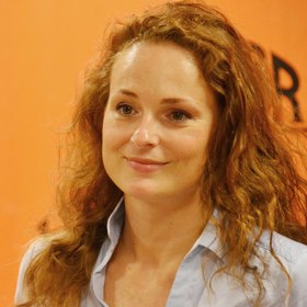 V době studií jí nabídl režisér Kachyňa roli Ulriky, dcery německého velitele zajateckého tábora v pohnutém roce 1944. Třebaže film Oznamuje se láskám vašim (1989) je především válečným dramatem a osou příběhu byl milostný vztah Němky Ulriky a českého chlapce Karla, největším "tahákem" byly odhalené scény Markéty Hrubešové a Lukáše Vaculíka.