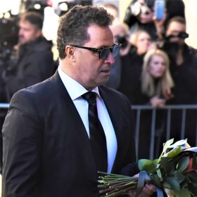 Martin Dejdar je český herec, dabér, televizní moderátor a filmový producent.