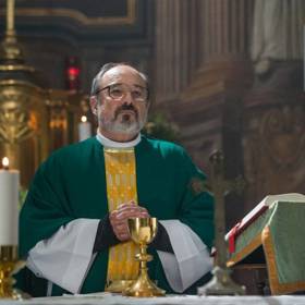 Herec Viktor Preiss je úspěšný v divadle, filmu i televizi. Objevil se ve filmech Milenci v roce jedna, S čerty nejsou žerty, Báječná léta pod psa.