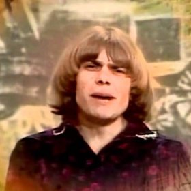 Jiří Schelinger byl český rockový zpěvák a skladatel, jedna z předních postav českého rocku.