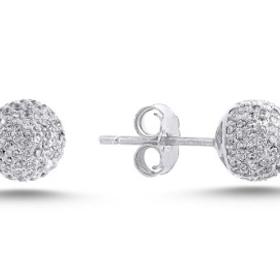 Náušnice ve tvaru kuliček jsou naprostá klasika. Ty se hodí jak k elegantnímu, tak ležérnímu stylu.