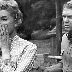 V letech 1958–1961 byl hvězdou seriálu Wanted: Dead or Alive; na snímku s Virginií Gregg