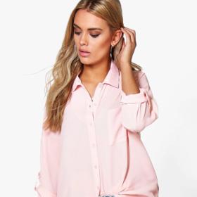 Oversized košile jsou vhodné pro všechny typy postav.