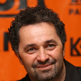 Kromě filmů byl obsazen do hlavních rolí televizních seriálů Zdivočelá země, Konec velkých prázdnin nebo Poslední sezóna.