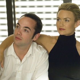 Originální název Nip/Tuck se dá v češtině přeložit jako říznout/sešít.