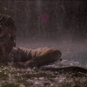 Původně název filmu byl Flood, poté se přejmenoval na Hard Rain.