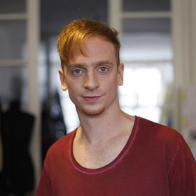 Na scénáři spolupracovala se spisovatelkou Radkou Denemarkovou.