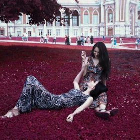 Alenka v říši divů nakonec zní jako pohádka proti dalším onemocněním. V roce 1923 popsal francouzský psychiatr Jean Joseph Capgras syndrom typický přesvědčením, že blízkého nahradil dvojník.