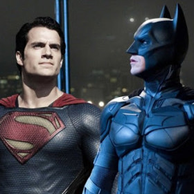 Superman při svém souboji s generálem Zodem zničil značnou část města Metropolis, což si vyžádalo mnoho obětí. 