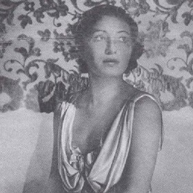 V předválečné době byla hvězdou Varšavy, tančila i v proslulém klubu Melody Palace.