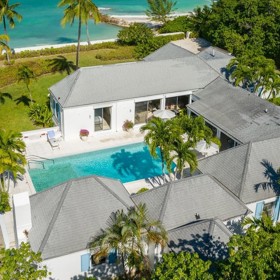 Luxusní sídlo na Bahamách navštívila v roce 1993.