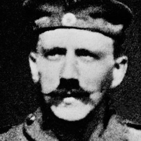 Nelíbila se mu ani jeho vlastní fotografie z první světové války.