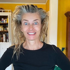 ...nebo rozcuchaná s šibalským výrazem ve tváři.