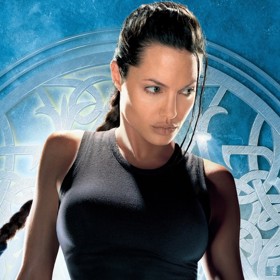 Odvážná lovkyně pokladů. To je Lara Croft.