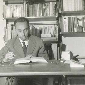 Narodil se v Turíně roku 1919 Cesaru a Ester Leviovým (dva roky před jeho sestrou Annou Marií). V roce 1934 nastoupil na prestižní gymnázium Liceo Massimo d’Azeglio.