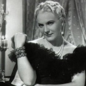 Později se stala obětí jedné z akcí komunistické tajné policie a následně byla po dvoudenním procesu odsouzena v prosinci 1952 k patnácti letům vězení.