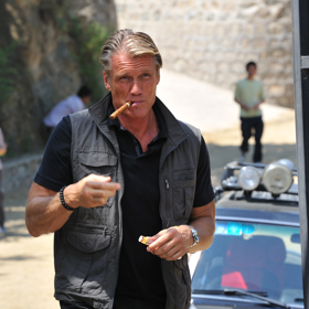 Protože ho očividně nic nerozhází.