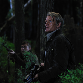 ...zjistí, že je tam i mládě ještěra...