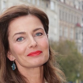 Pavlína Pořízková, psáno také Paulina Porizkova je americká supermodelka českého původu, která se stala nejmladší modelkou na obálce Sports Illustrated Swimsuit Issue.