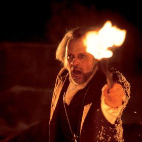 Film měl být pouze televizní adaptací. Winona ale vzala scénář ke Coppolovi a bylo rozhodnuto.