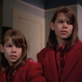 Eve 9 a Eve 10. I děti dokáží být děsivé, zvlášť když jde o klony.