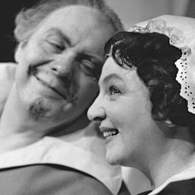 S Janem Pivcem v Shakespearově komedii Veselé windsorské paničky v roce 1962.