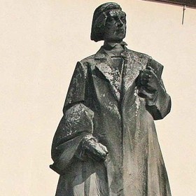 Narodil se a působil v Dobrušce, kde má dnes pomník.