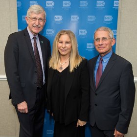 Jde o držitelku Oscara za nejlepší ženský herecký výkon a nejlepší původní píseň, kromě toho má několik Emmy, Grammy a Zlatých glóbů.