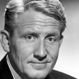 Americký herec Spencer Tracy si zahrál ve více než sedmdesáti filmech, devětkrát byl nominován na Oscara a dvakrát si ho odnesl.