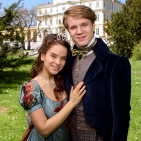 Čert Matěj musí v pohádce Nejlepší přítel za trest plnit chudému mládenci Ondrovi přání, dokud ten neřekne, že je úplně šťastný.