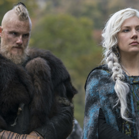 Stanice History zamýšlela natočit jen jednu řadu, a to pouze s devíti epizodami. Zájem diváků však rozhodl o pokračování.