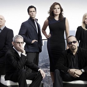 V seriálu se objevují i ty největší hvězdy hereckého nebe, například Kyle MacLachlan, Sarah Paulson či Norman Reedus.