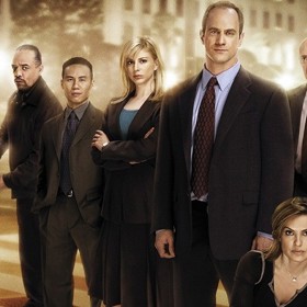 Meloni a Hargitay se mohou pochlubit 400 000 dolary za jednu epizodu.